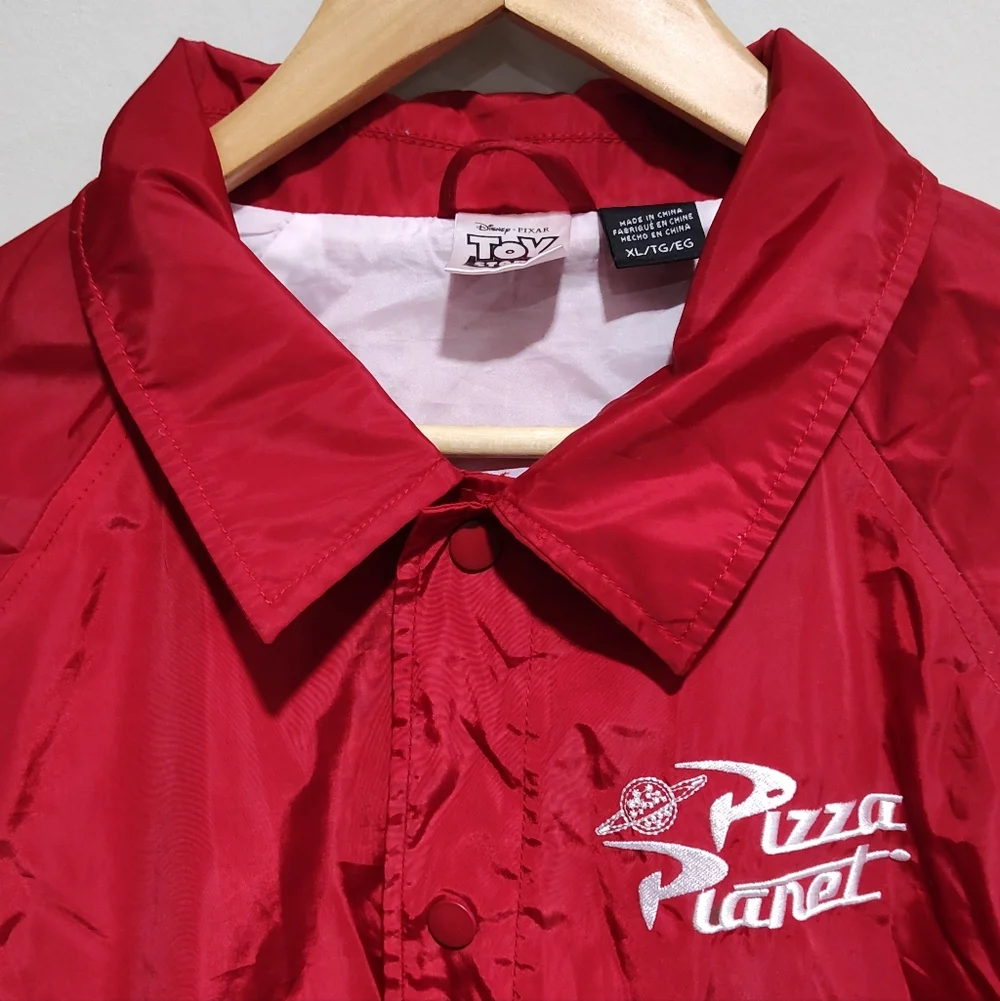 DISNEY PIXAR Pizza Planet Men's XL Jacket, Snap Front, Red, TOY STORY
